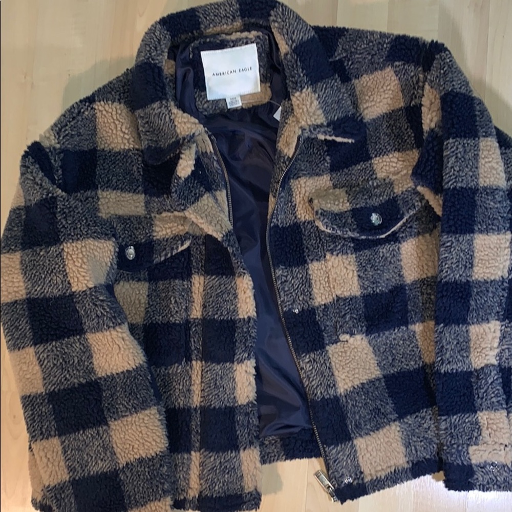 AMERICAN EAGLE CROPPED CHECKERED SHERPA Shacket - Picture 5 of 8